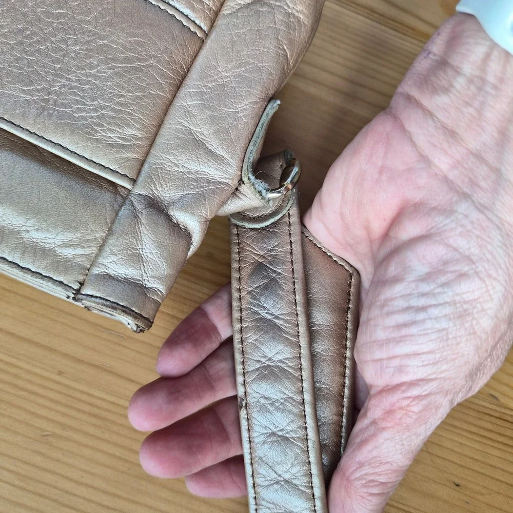SAS San Antonio Shoemakers Metallic‎ Bronze Leather Crossbody Made in USA Retro